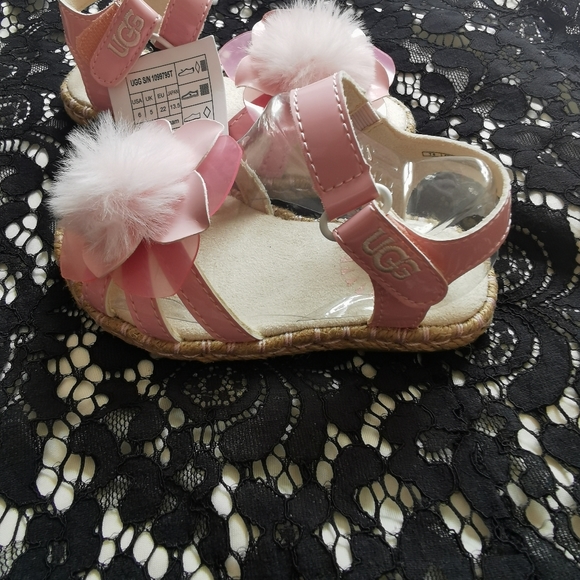 2/ 60 UGG Toddler Soothing  Flower Sandals - Picture 4 of 11